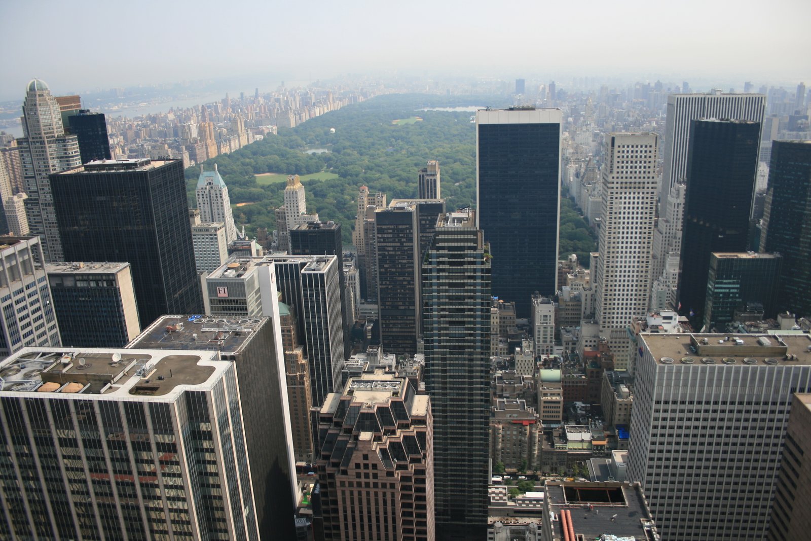 Blick über Manhattan auf den grünen Central Park